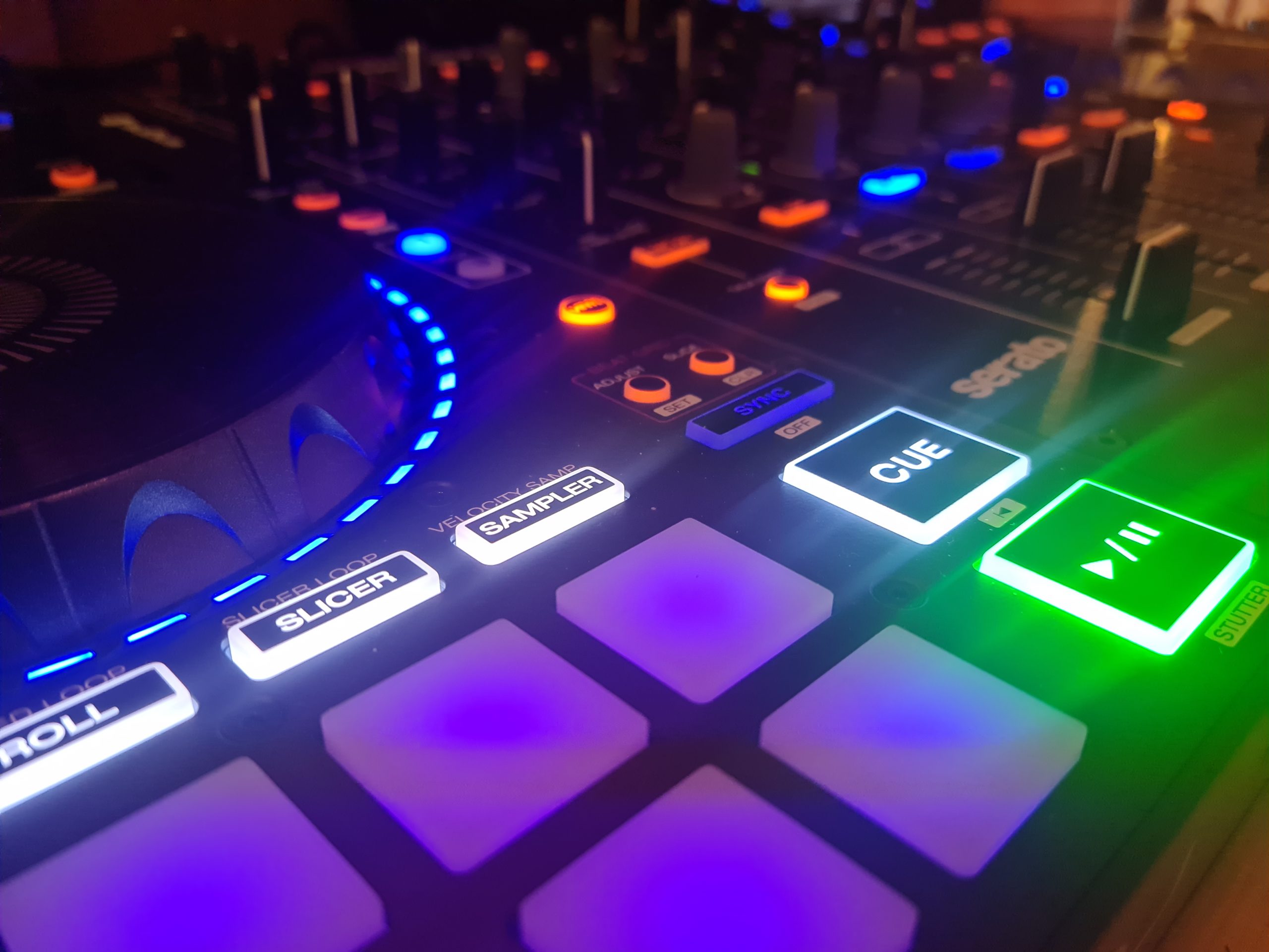 Hochzeit Live DJ DJ Equipment mieten LED Uplighting LED Partylicht LED Spot LED Spots Eventservice Live-DJ Löchgau Ludwigsburg Besigheim Bönnigheim Bietigheim Heilbronn Stuttgart Kirchheim Gemmrigheim Freudental Sachsenheim Brackenheim Sersheim Hessigheim Pleidelsheim Benningen Erligheim Talheim Oberstenfeld Oberriexingen Hohenhaslach Leingarten Beilstein Backnang